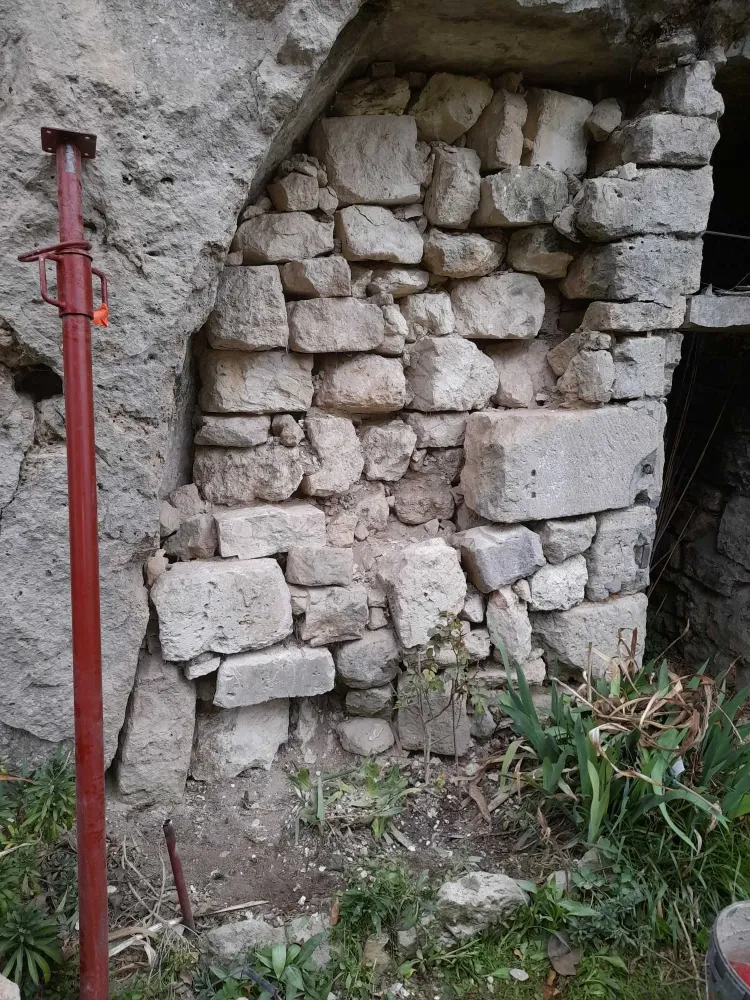 renovation mur de pierre -  avant (2)