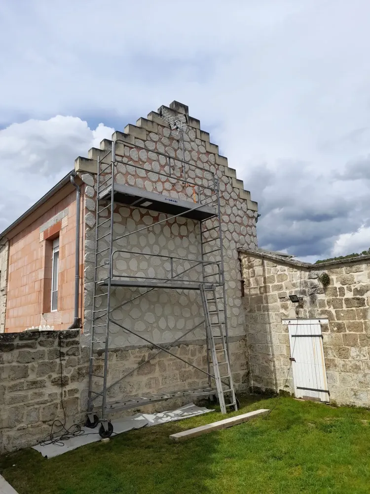 pose de pierres façade extérieure - après (webp